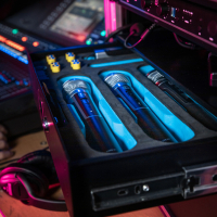 Adam Hall 87402MI Wkładka piankowa na mikrofonu do szuflady rack 2U