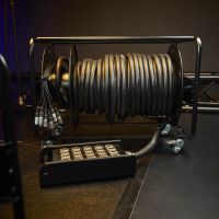 ADAM HALL 4 STAR CD 650 Przemysłowy bęben kablowy | rozmiar L