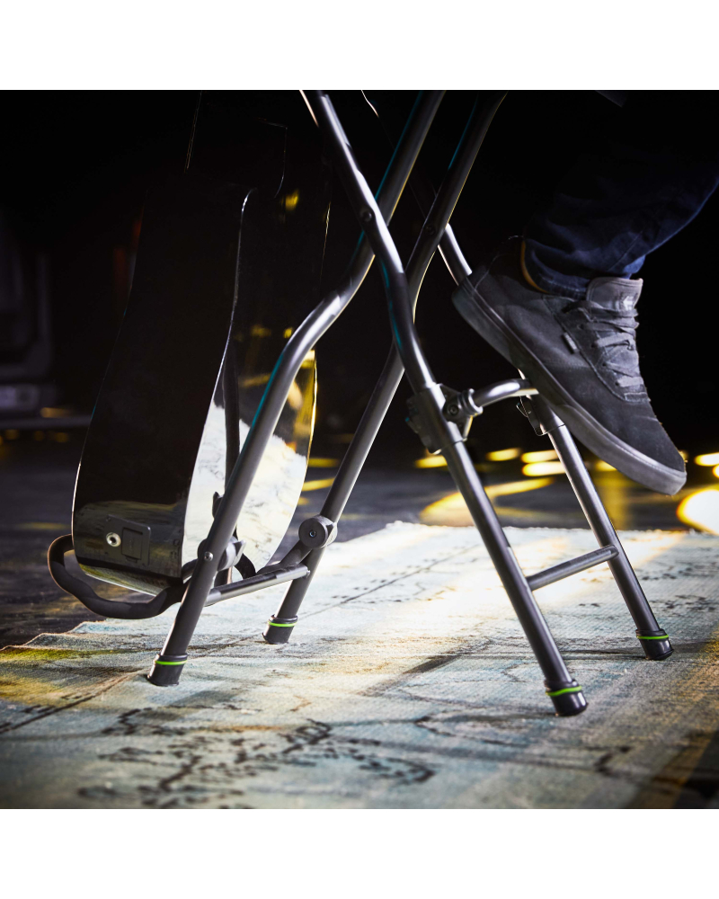 Gravity FG SEAT 1 Stołek dla muzyka ze zintegrowanym stojakiem na gitarę