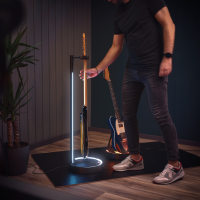 Gravity GS LS 01 NH B Guitar GLOW STAND®, podświetlany uchwyt gitarowy