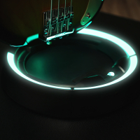 Gravity GS LS 01 NH B Guitar GLOW STAND®, podświetlany uchwyt gitarowy