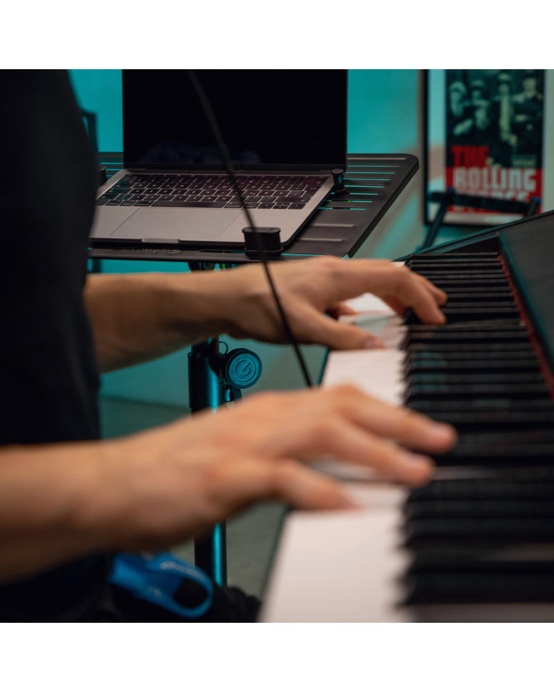 Gravity LTS T 01 Statyw do laptopa z regulowanym systemem mocowania