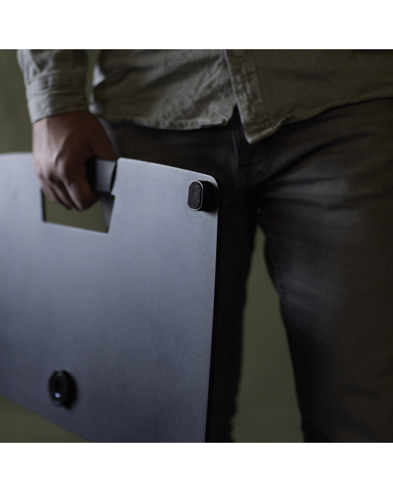 Gravity LTS T 02 B Uniwersalny statyw pod laptopa z regulowanymi kołkami mocującymi i stalową podstawą, czarny