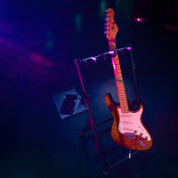 Gravity MA TRAY 3 Półka do statywów mikrofonowych z regulacją nachylenia - seria Traveler 220 mmx 145 mm