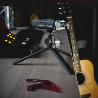 GRAVITY VS TRIPOD 01 B Uniwersalny statyw stołowy