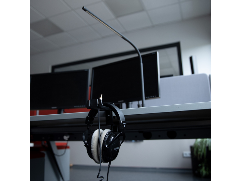 GRAVITY HP HTC 01 B Uchwyt na słuchawki – mocowanie do stołu